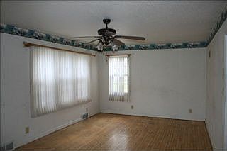 2nd image of 606 Donita Ave