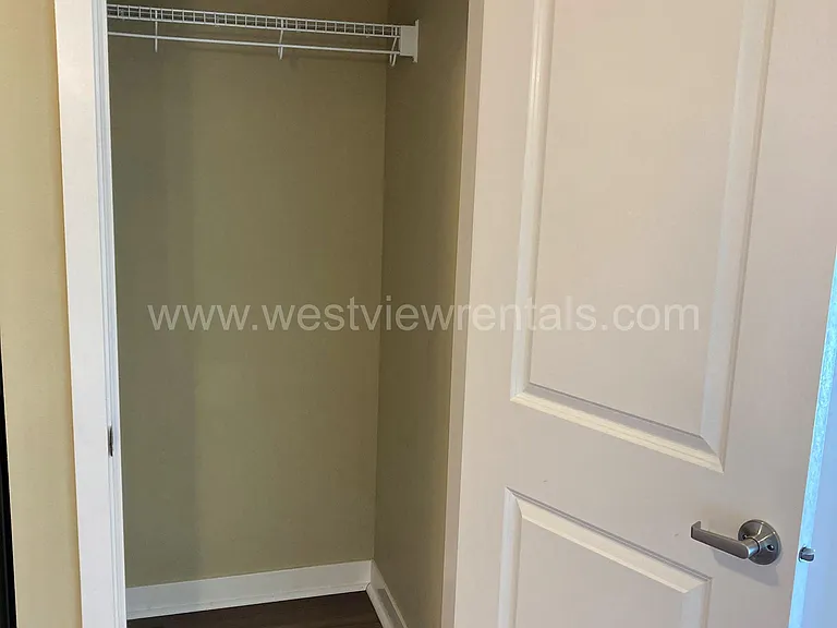 200 E Maple St — Photo 278