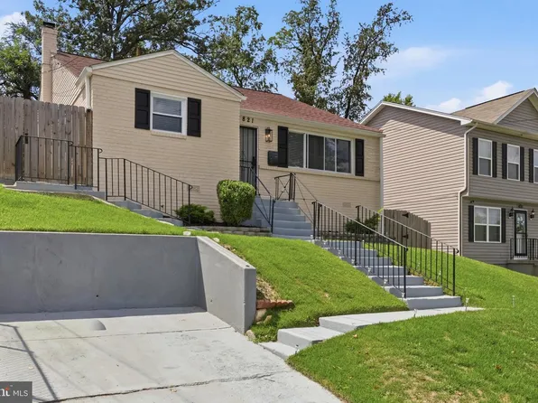 1821 Campbell Dr, Suitland, MD 20746