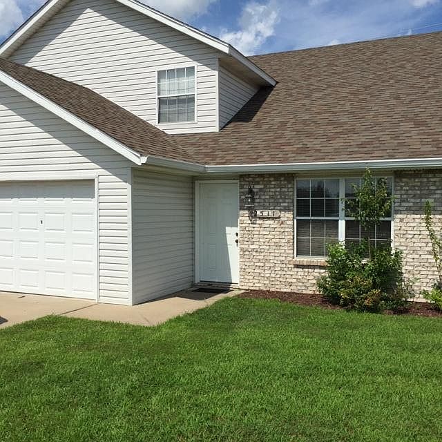 1st image of 2511 Northampton Dr #2511