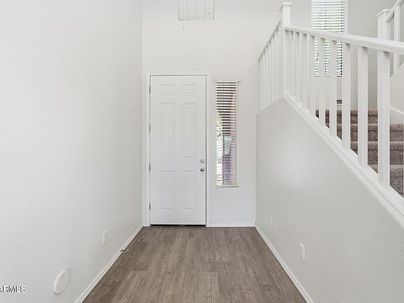 3rd image of 17253 N ROSEMONT Street