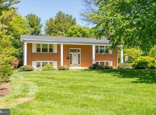 1034 Sterling Rd, Herndon, VA 20170