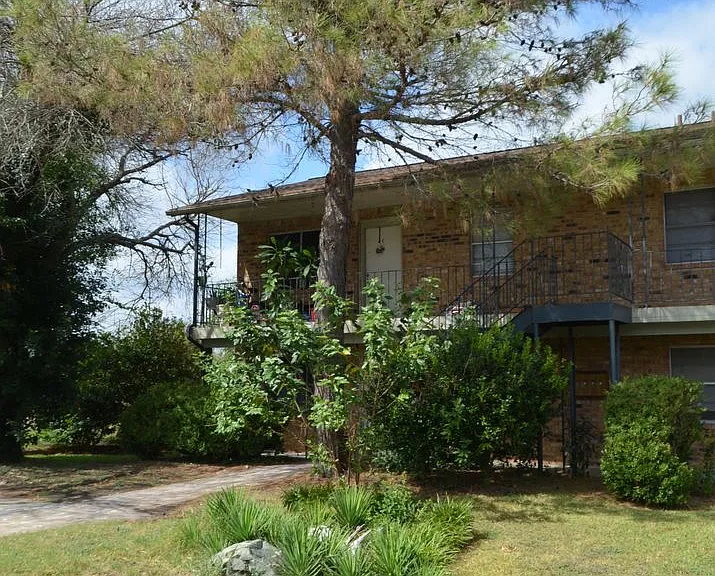 137 Wolfe Rd — Photo 1