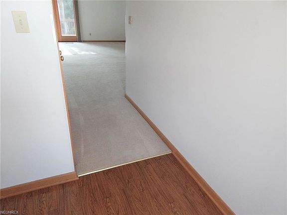 3rd image of 214 Park Place Dr