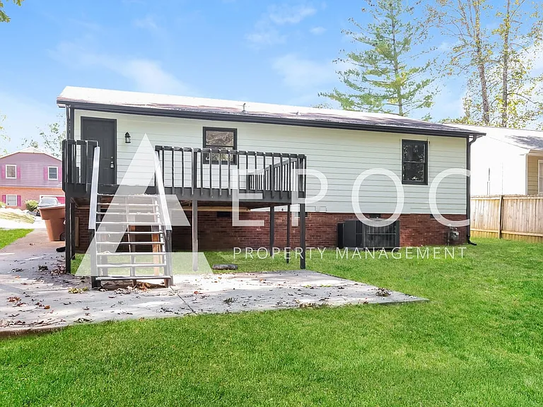 3709 Country Ridge Rd — Photo 3