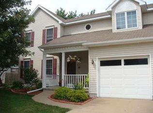 2536 Lindenwood Dr, Bettendorf, IA