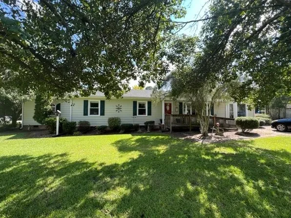 296 E Parrish St, Coats, NC 27521