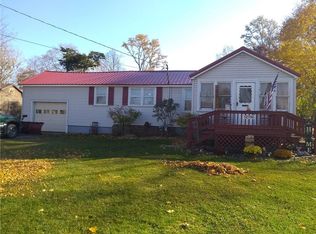 12196 Ridge Rd, Medina, NY 14103