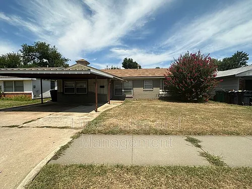 1025 SW 57th St Photo 1