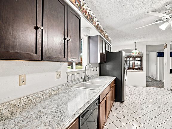 2nd image of 1723 Copperfield
