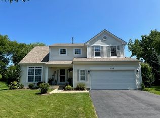 1196 Laurel Ln, Gurnee, IL 60031