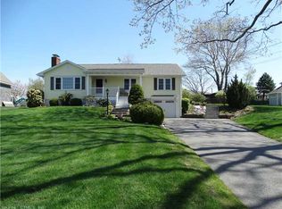 20 Fenwood Dr, Old Saybrook, CT 06475
