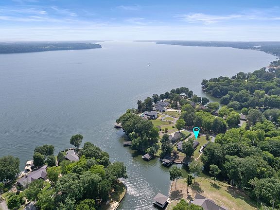5th image of 370 Cedar Point Ln