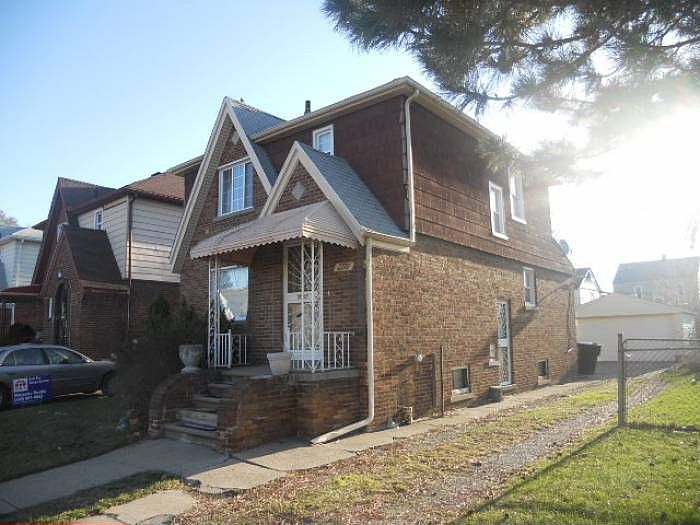 2nd image of 16132 Snowden St