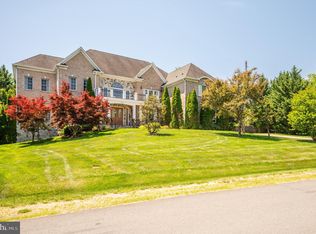1002 Sherman Ct, Great Falls, VA 22066