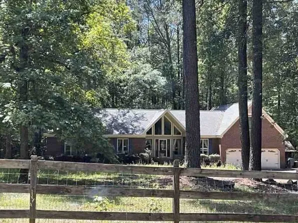 1941 Hilltop Rd, Raleigh, NC 27610