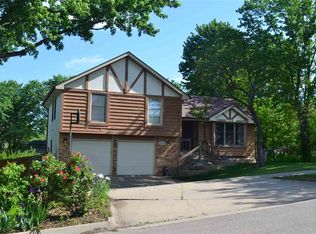 5106 SW 33rd Ter, Topeka, KS 66614