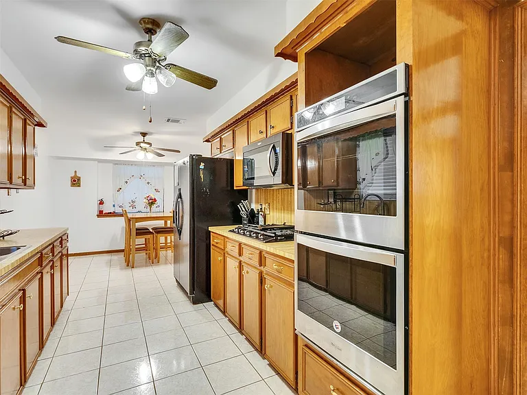 4002 Thistledown Dr — Photo 14