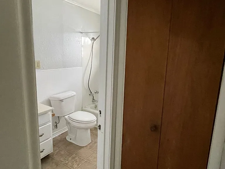 1021 Dilger Ave — Photo 13