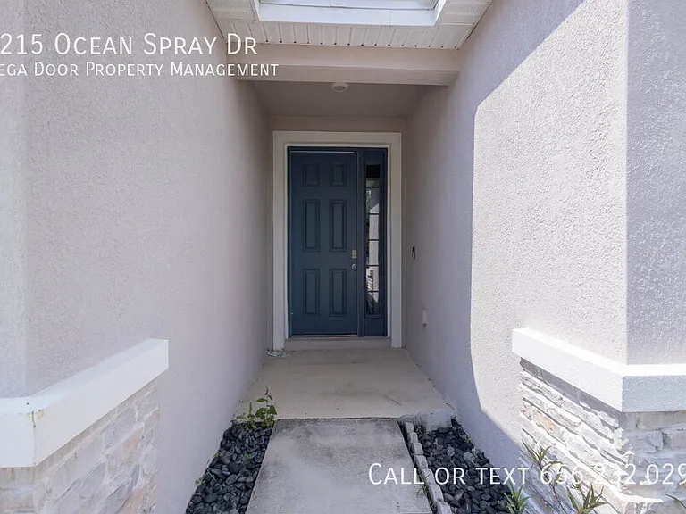 1215 Ocean Spray Dr — Photo 4