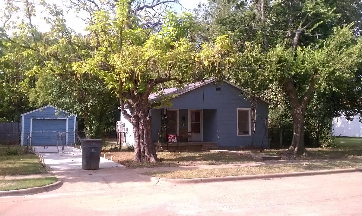 2 bed, 872 sqft, $1,750 — Photo 1