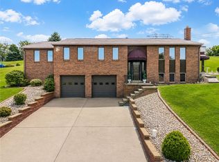 113 Skyview Dr, Jeannette, PA 15644