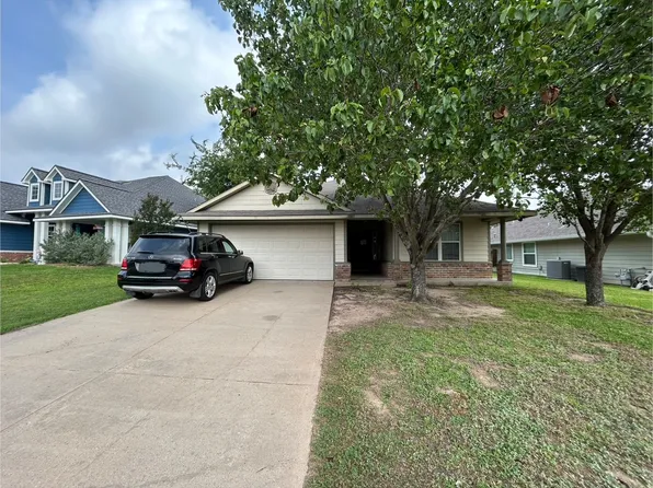 3933 Tranquil Path Dr, College Station, TX 77845