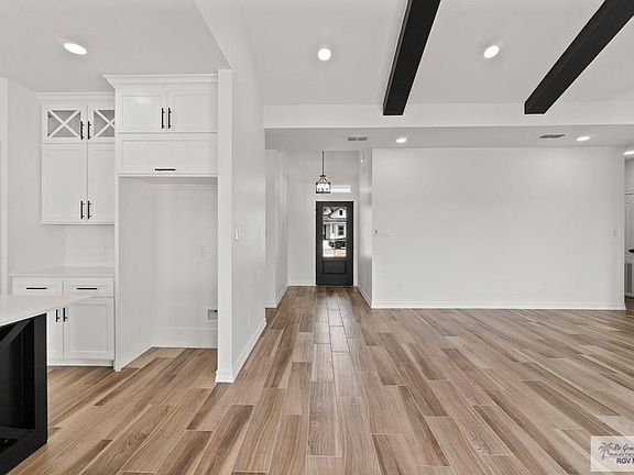 4th image of 115 Marigold Rd