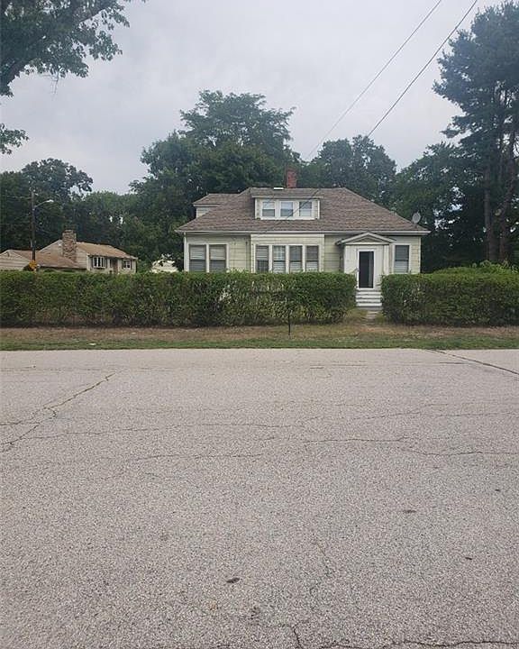 1st image of 301 N Country Club Dr