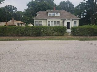 301 N Country Club Dr, Warwick, RI 02888