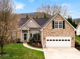 19 Meadow Pathway Dr, Fletcher, NC 28732