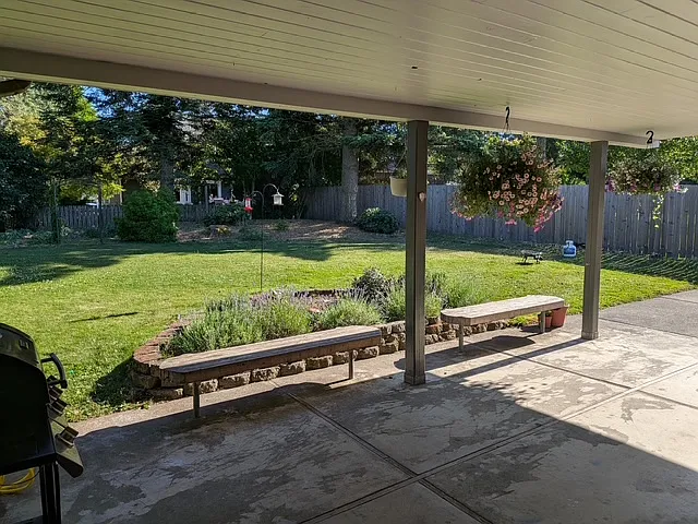 1120 Garden Dr — Photo 3