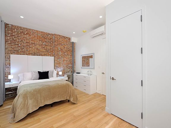 4th image of 353 W 46th St #3