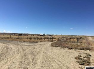 47 Desert Flats Rd, Wamsutter, WY 82336