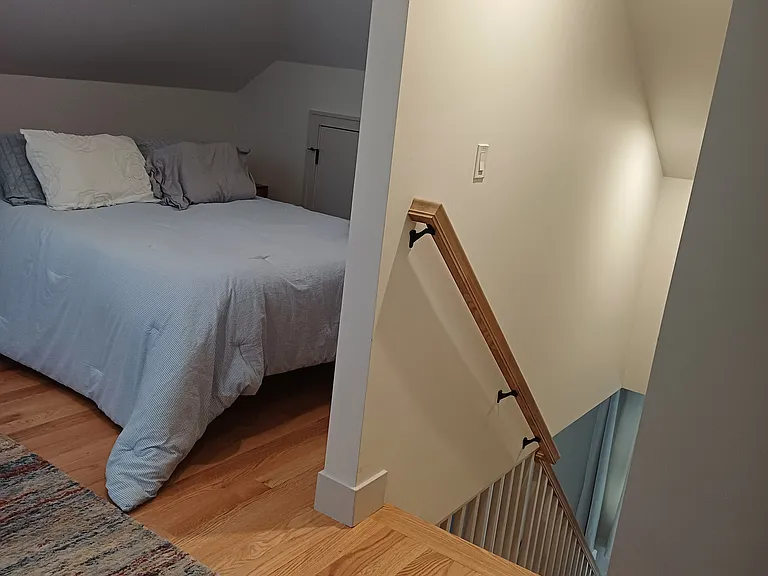 Room on 3rd floor, can be used as bedroom or office//study