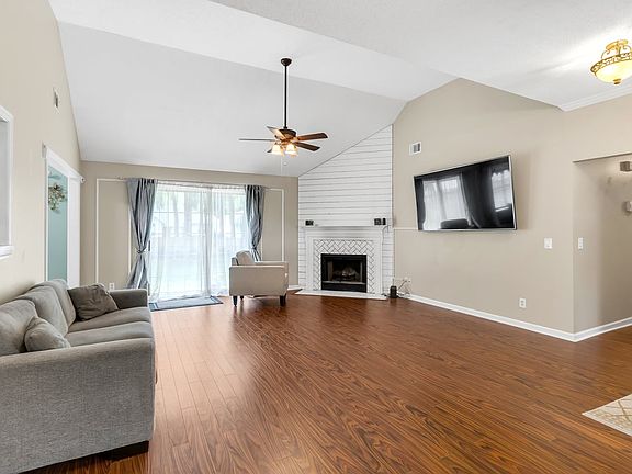 2nd image of 307 Coffee Bluff Villa Rd