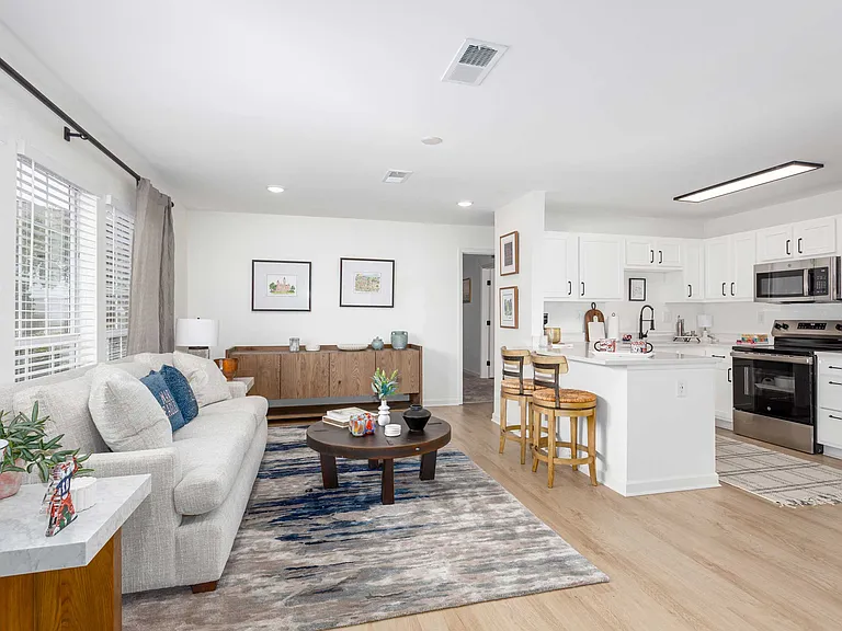 626 Shug Jordan Pkwy #3 — Photo 5