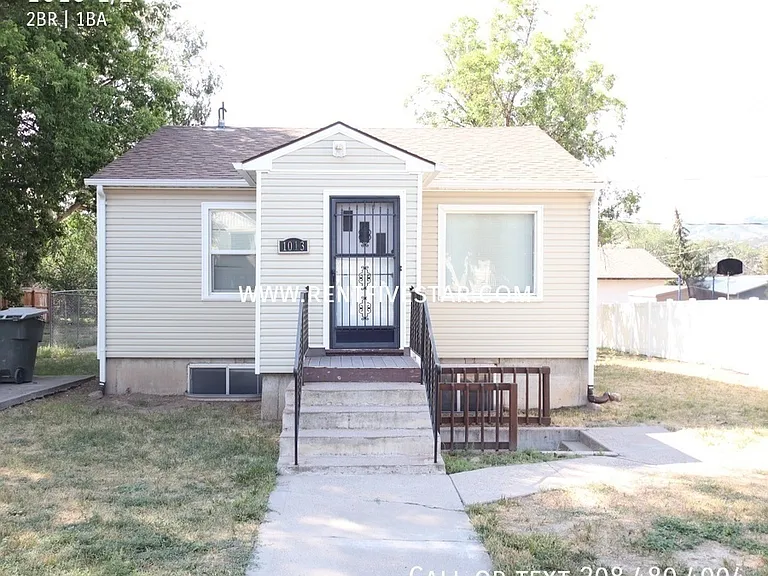 1013 1/2 Dolbeer St — Photo 1