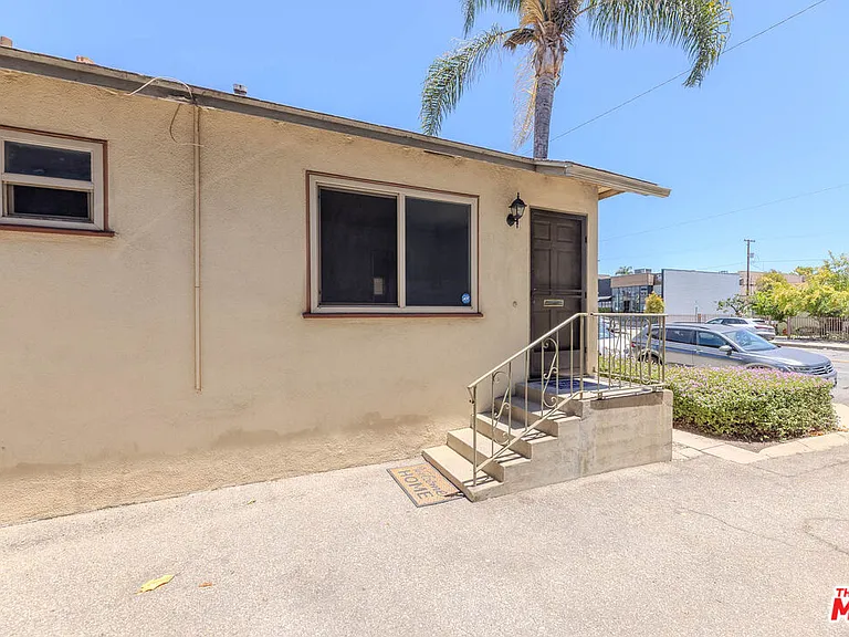 233 E Alameda Ave #A — Photo 20