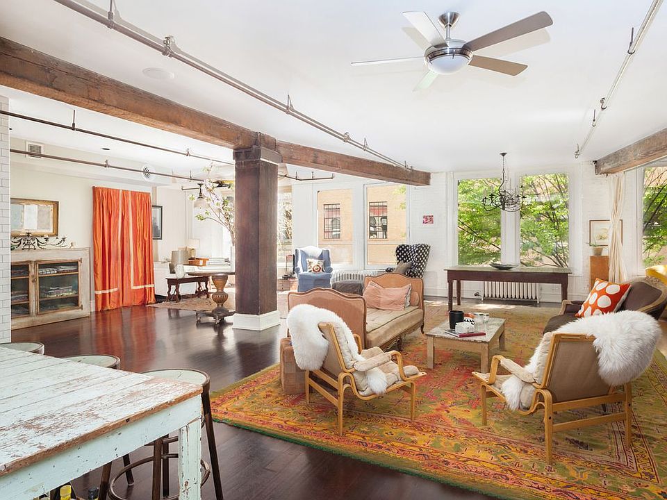 1st image of 131 Prince St APT 2