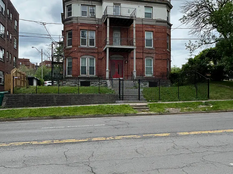 207 N Townsend St #5 — Photo 8
