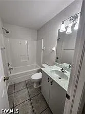 526 SE 6th Pl — Photo 7