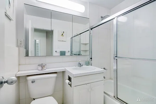 Rented by Anchor Associates | media 6