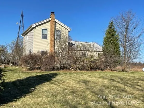 9100 Trinkle Rd, Dexter, MI 48130