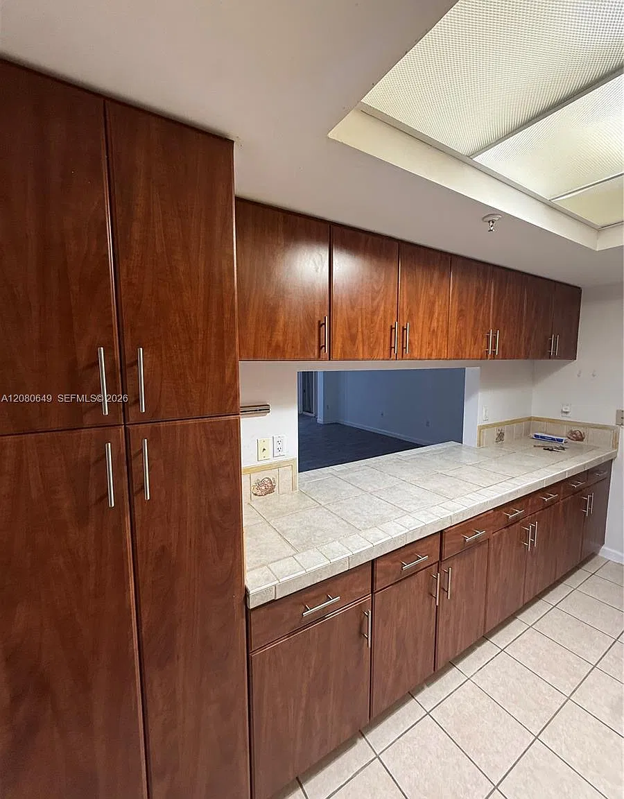 Doral House Condo No 1 — Photo 4