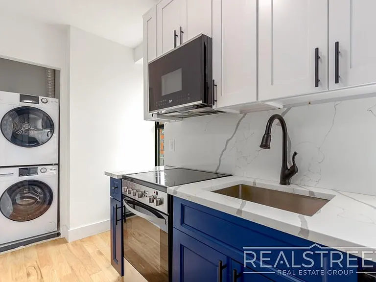 431 De Kalb Ave #3A — Photo 3
