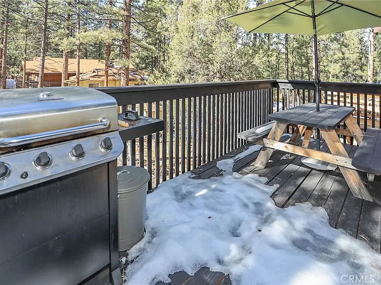 325 Hilltop Ln — Photo 13