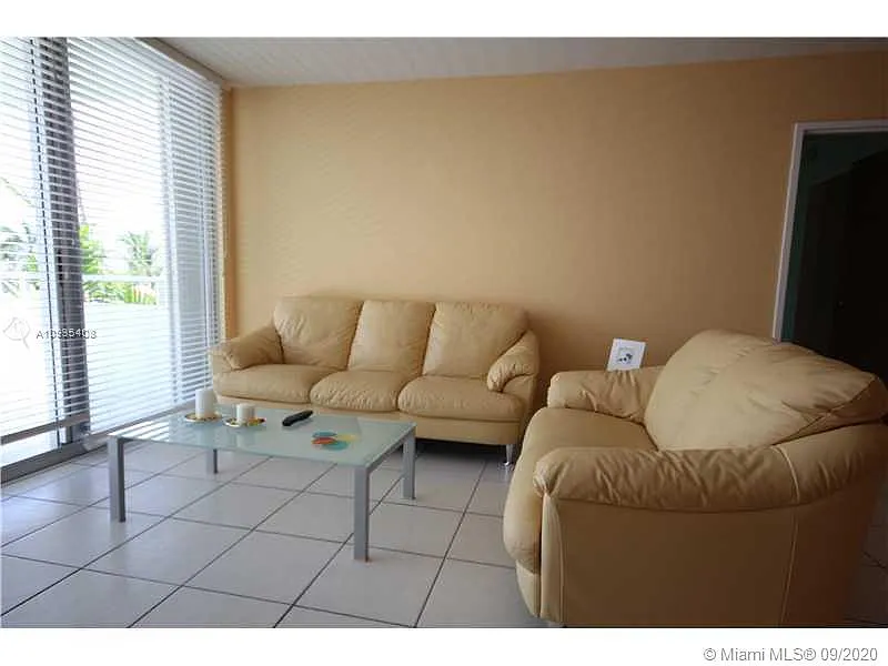 Building Photo - 5161 Collins Ave #508