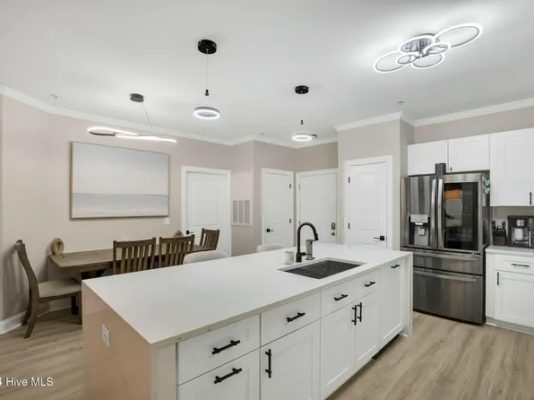 100 Gateway Condos Drive #110, Surf City, NC 28445