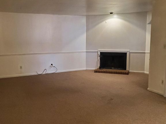 2nd image of 302 Patriot Ln Unit 2F